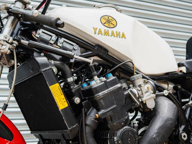 Yamaha TZ 750