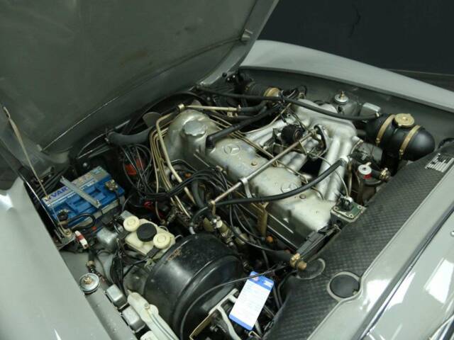 Mercedes-Benz 250 SL