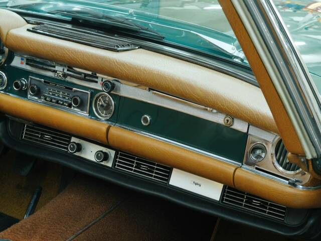 Mercedes-Benz 280 SL