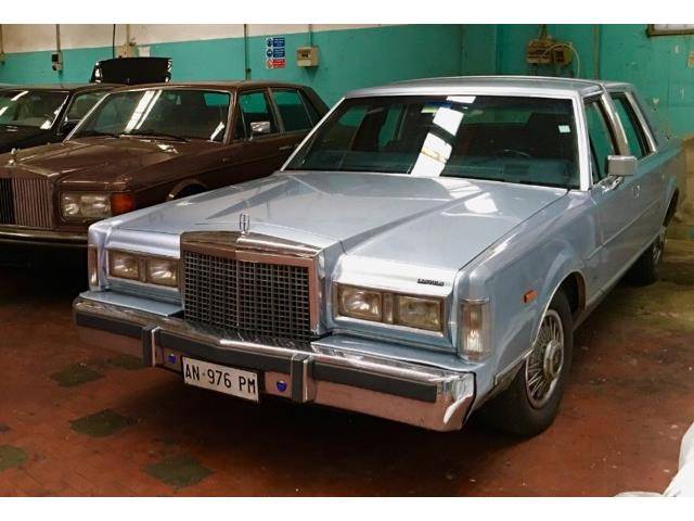 Bild 1/10 von Lincoln Town Car (1985)