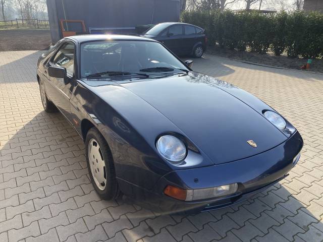 Porsche 928 S4