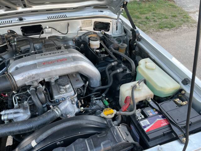 Toyota Land Cruiser HJ61 GX