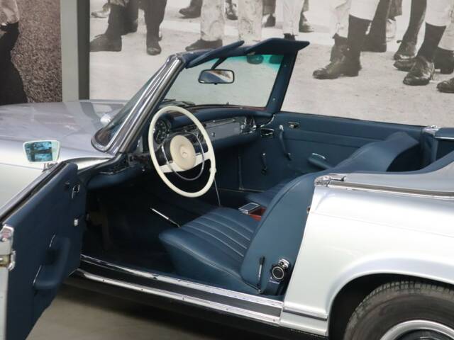 Mercedes-Benz 280 SL