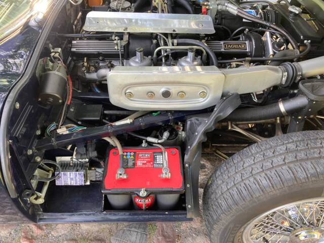 Jaguar E-Type V12