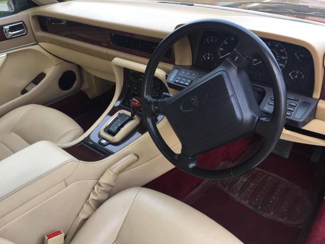 Jaguar XJ 40 3.2