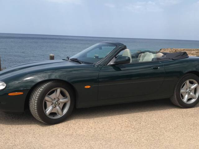 Image 1/22 of Jaguar XK8 4.0 (1996)