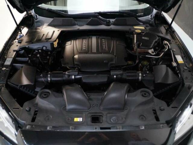 Jaguar XJ 5.0