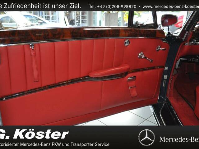 Mercedes-Benz 220 S Cabriolet