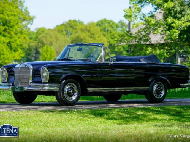Image 1/52 of Mercedes-Benz 220 SE b (1963)