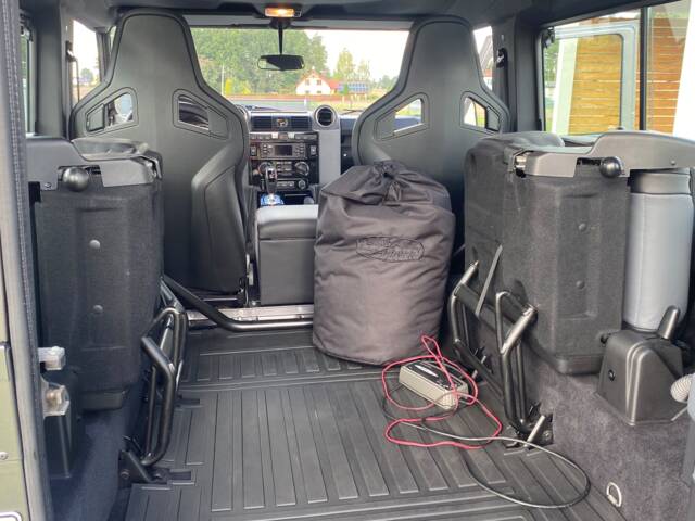 Land Rover Defender 90 Works V8 "70th Edition"