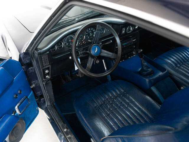 Aston Martin DBS V8