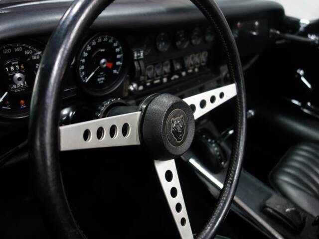 Jaguar E-Type V12