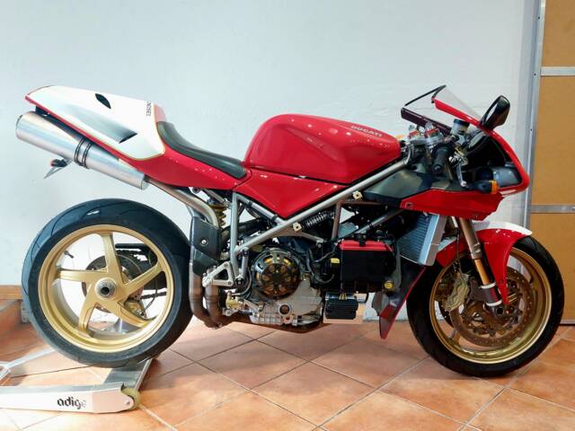 Ducati 748 S