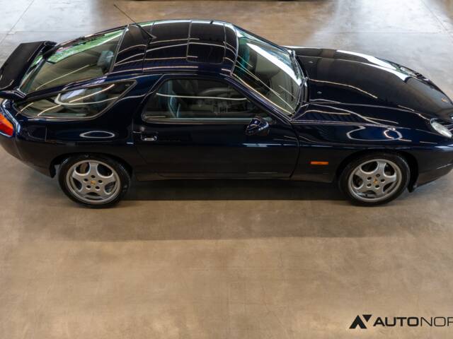 Porsche 928 GTS