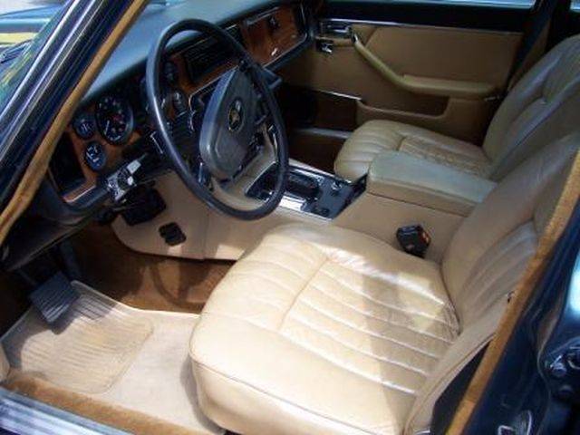Daimler Double Six