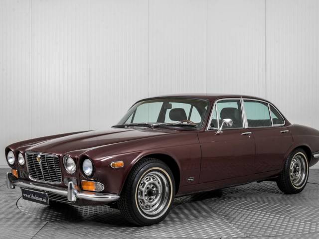 Image 1/50 of Jaguar XJ 6 4.2 (1970)