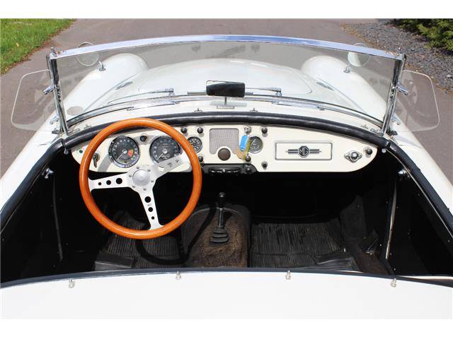 MG MGA 1500