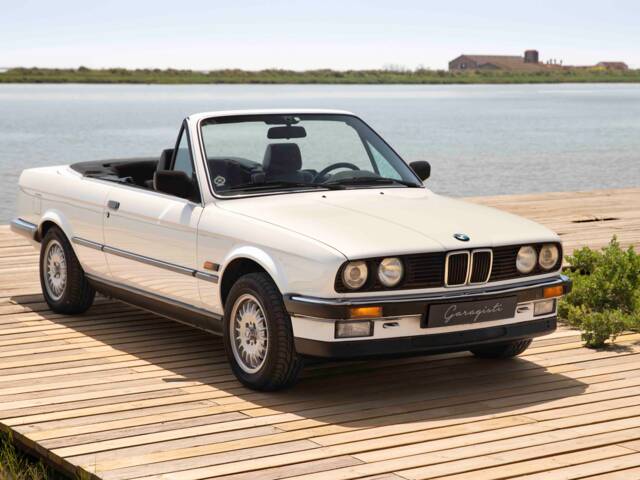 Image 1/70 de BMW 320i (1990)