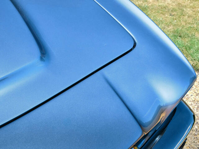 Aston Martin V8 Volante