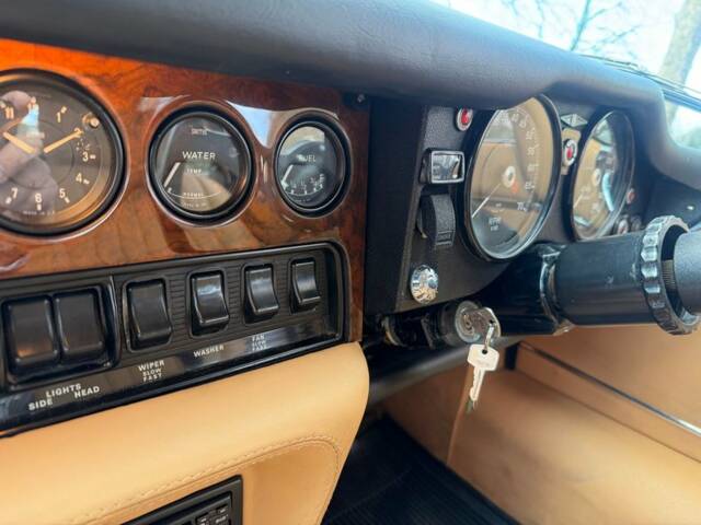 Jaguar E-Type V12 (2+2)
