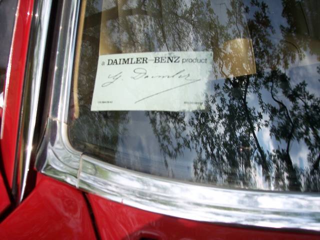 Mercedes-Benz 560 SL