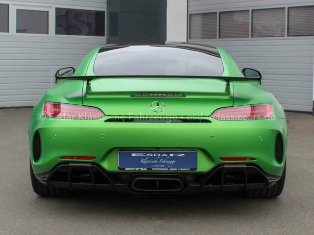 Mercedes-AMG GT-R