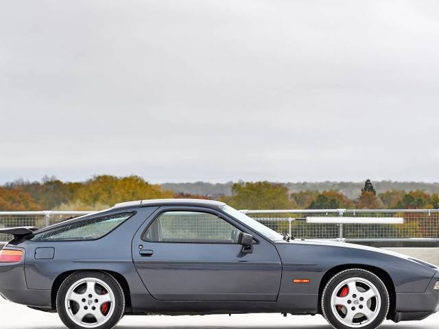 Porsche 928 S4