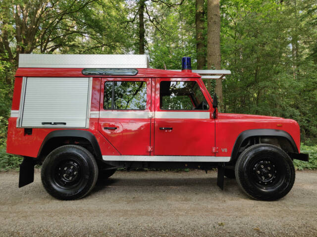 Land Rover Defender 110