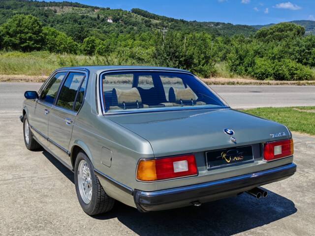 BMW 745i