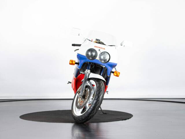Honda VFR 750R RC 30