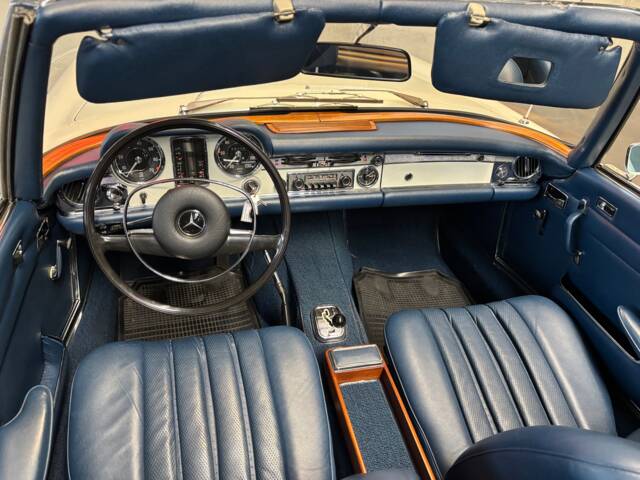Mercedes-Benz 280 SL
