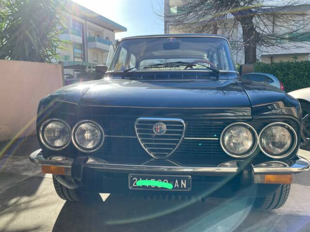 Imagen 1/26 de Alfa Romeo Giulia Nuova Super 1300 (1974)