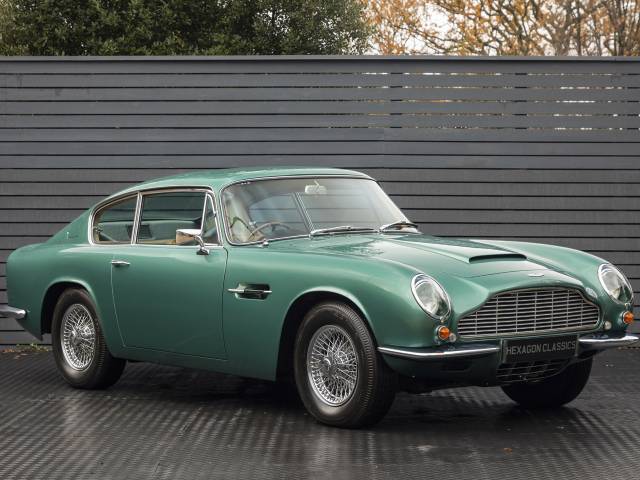 Image 1/27 de Aston Martin DB 6 Mk II (1970)