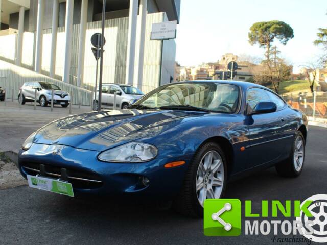 Imagen 1/10 de Jaguar XK8 4.0 (1997)
