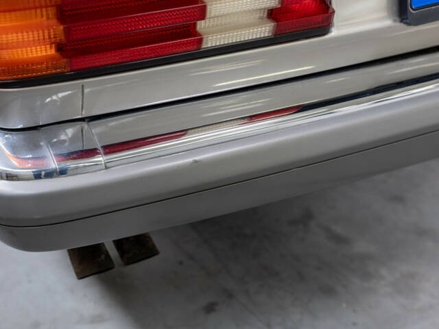 Mercedes-Benz 560 SEC
