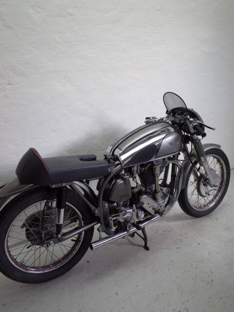 Norton International Model 40