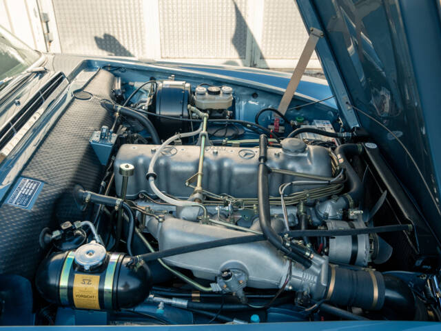 Mercedes-Benz 280 SL