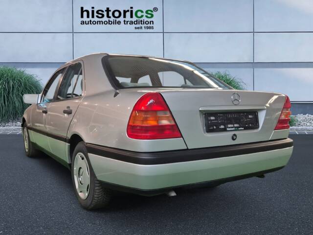 Mercedes-Benz C 180