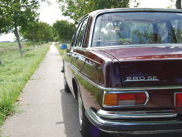 Mercedes-Benz 280 SE
