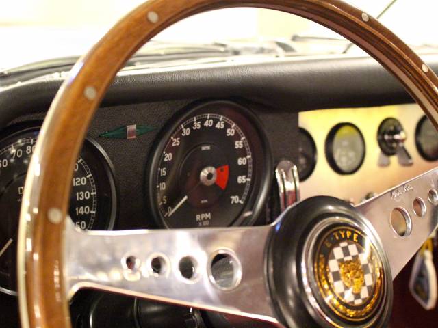 Jaguar E-Type 3.8
