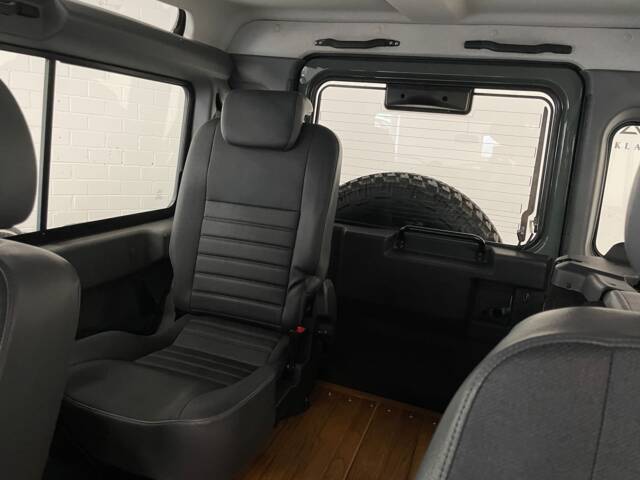 Land Rover Defender 90