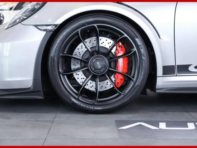 Porsche 911 GT3 RS Weissach