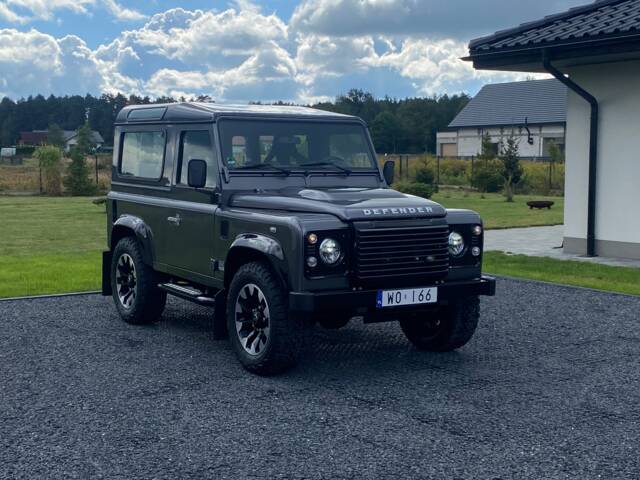 Land Rover Defender 90 Works V8 "70th Edition"