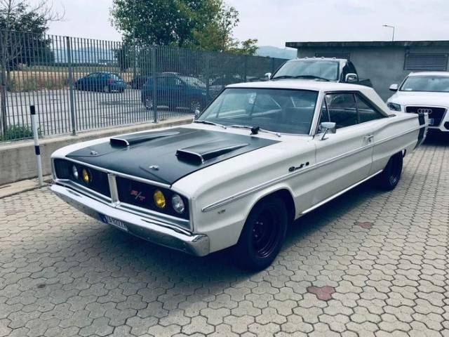 Image 1/9 of Dodge Coronet 440 Sedan (1966)