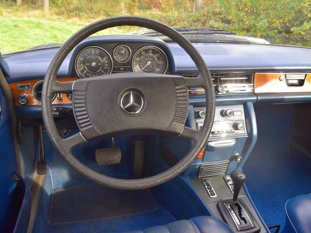 Mercedes-Benz 280