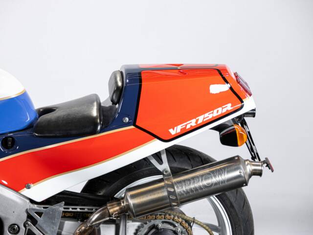 Honda VFR 750R RC 30