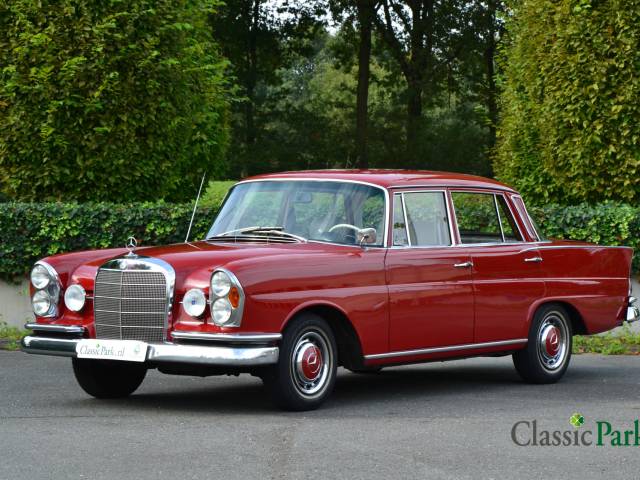 Image 1/47 de Mercedes-Benz 220 SE b (1962)