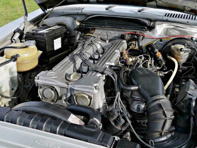 Mercedes-Benz 280 SL - Mercedes-Benz 280 SL moteur
