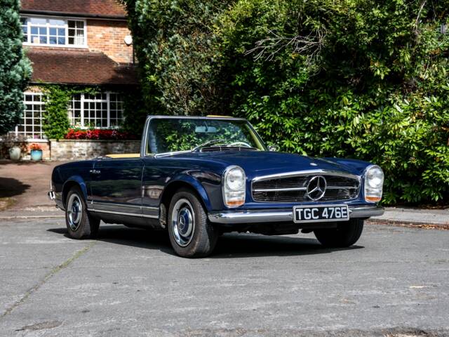 Mercedes-Benz 230 SL