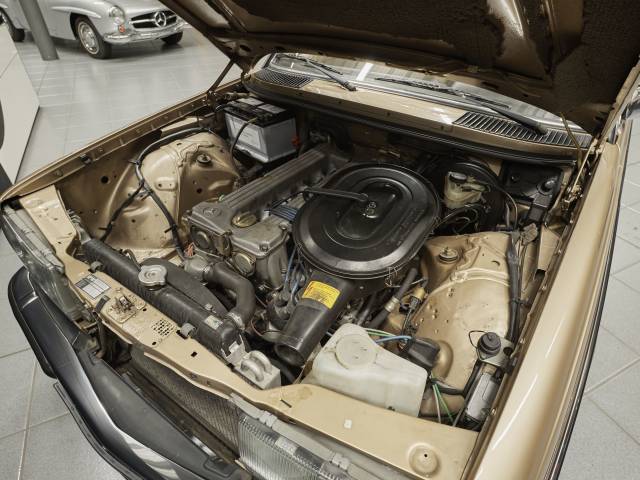 Mercedes-Benz 280 E